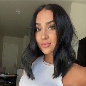 Meet your Posher, Laney